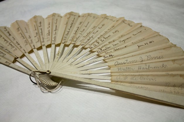 hand fan image 3
